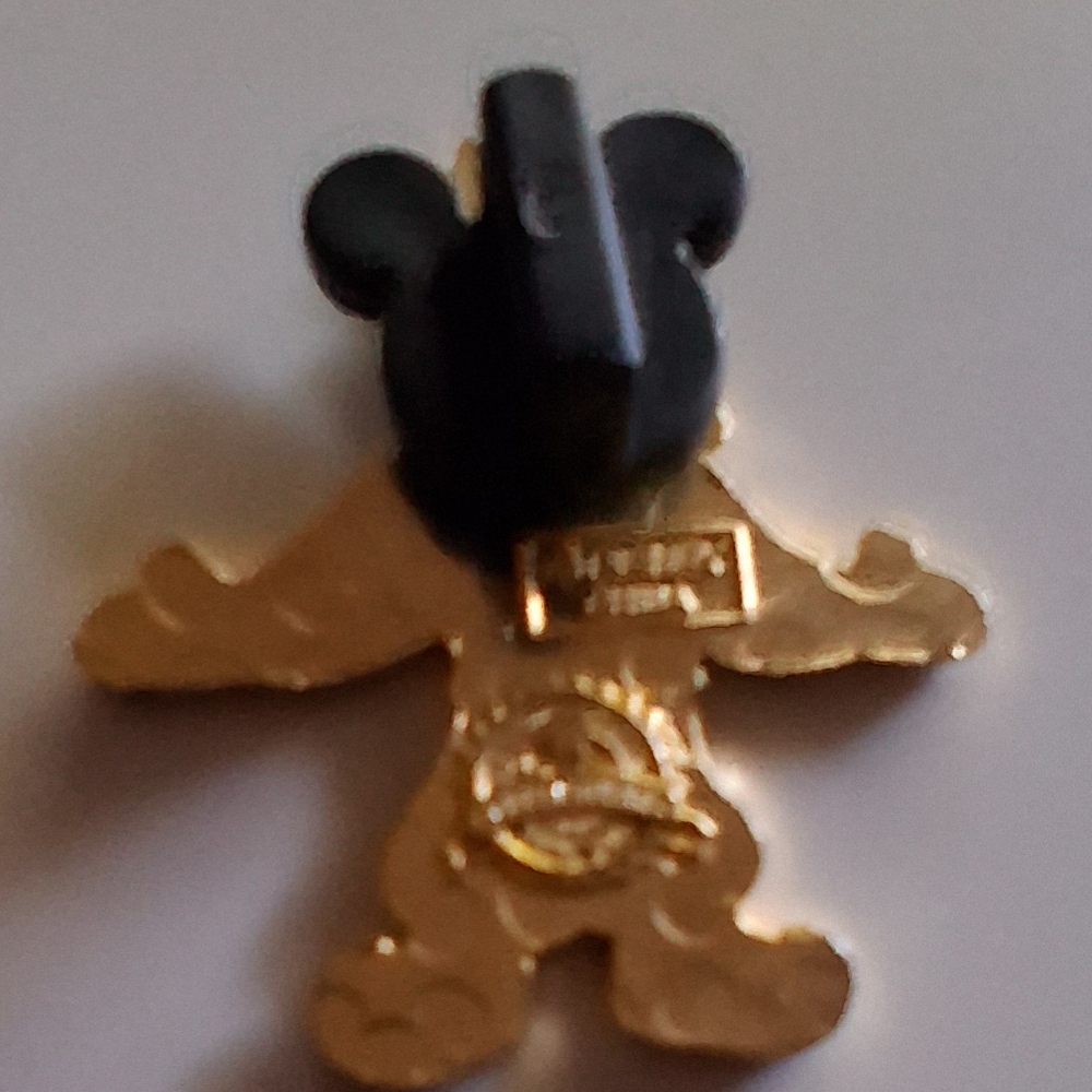 🔥Disney Genie Pin with Gold and Blue Colors EUC - Picture 6 of 6